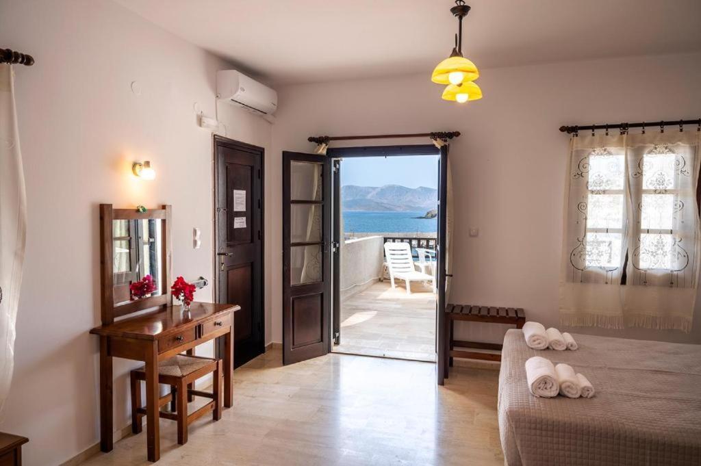 Pelagos Seafront Accommodation - George Myrties Luaran gambar
