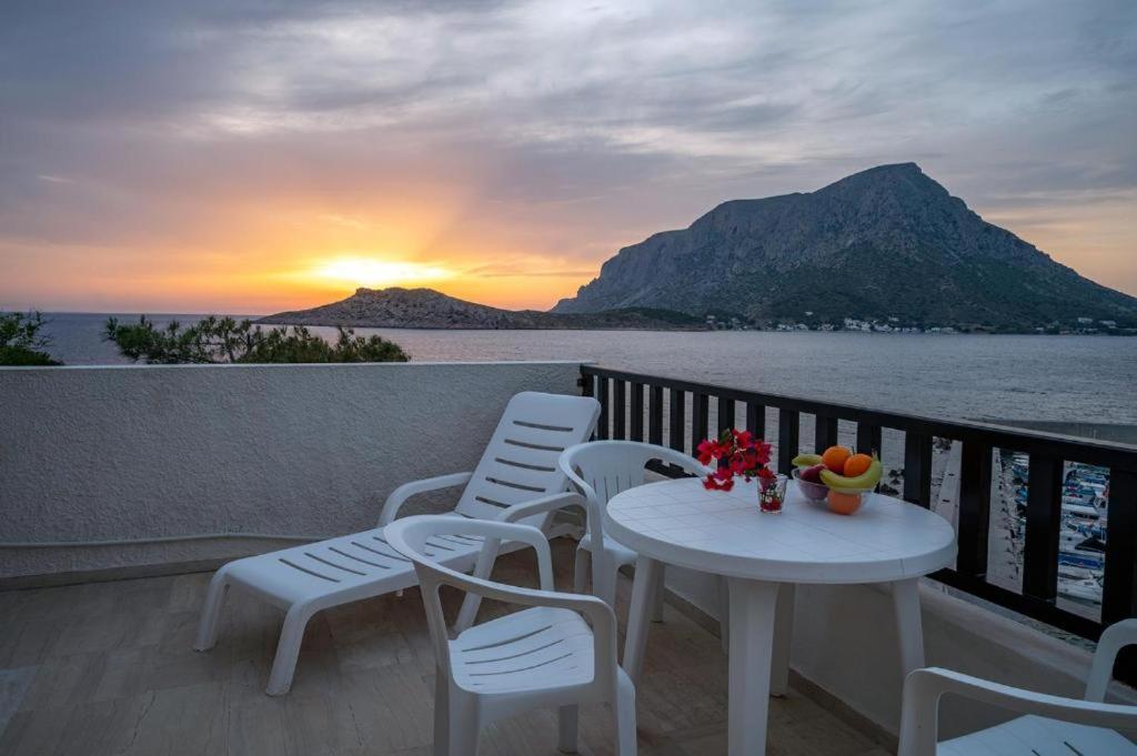Pelagos Seafront Accommodation - George Myrties Luaran gambar