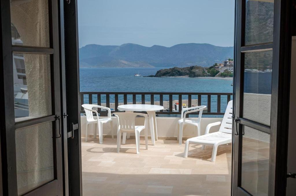 Pelagos Seafront Accommodation - George Myrties Luaran gambar