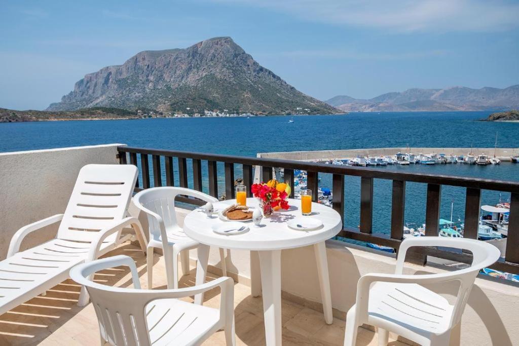Pelagos Seafront Accommodation - George Myrties Luaran gambar