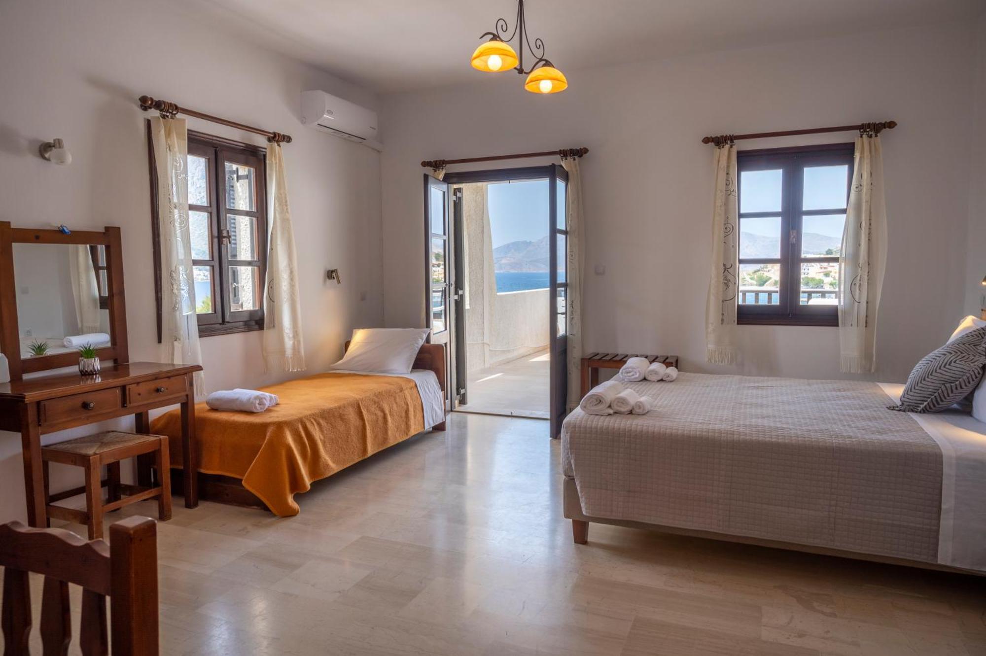 Pelagos Seafront Accommodation - George Myrties Luaran gambar