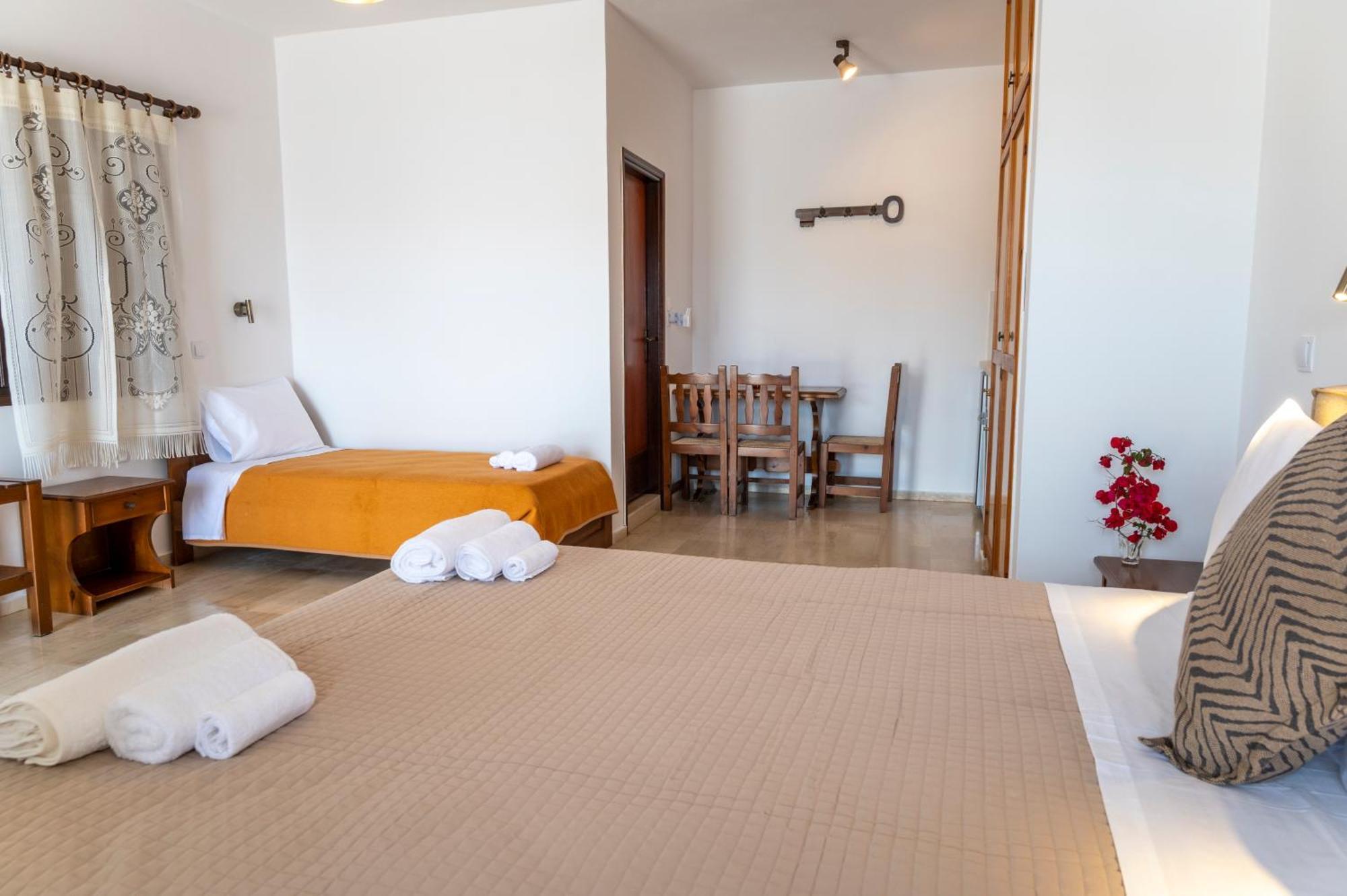 Pelagos Seafront Accommodation - George Myrties Luaran gambar